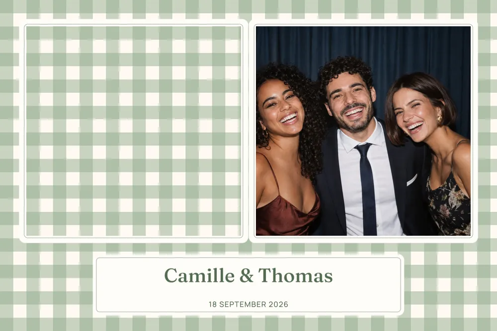 Preview of the Sage Gingham photo booth template in 6×4 landscape print