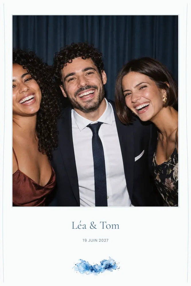 Aperçu du modèle Lavis Bleu en 10×15 portrait, avec une photo d’exemple