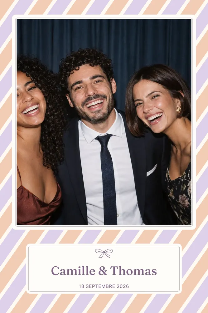 Aperçu du modèle Rayures Pêche et Lilas en 10×15 portrait, avec une photo d’exemple