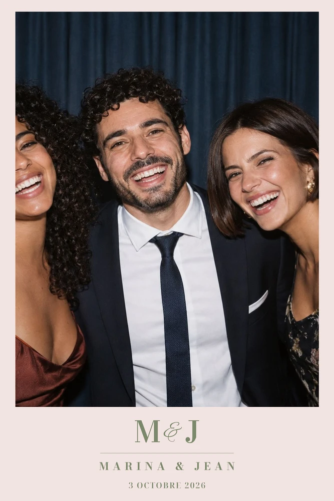 Aperçu du modèle Sauge & Rosé en 10×15 portrait, avec une photo d’exemple